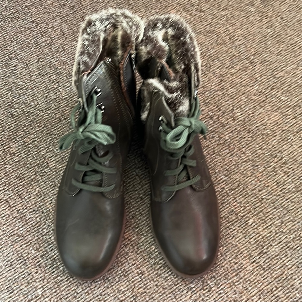 Josef Seibel Olive Green Leather Lace Up Boots with Faux Fur Trim